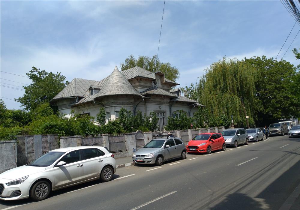 Proprietar închiriez conac  1250 euro