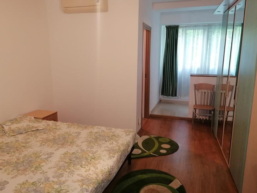 Proprietar închiriez garsonieră