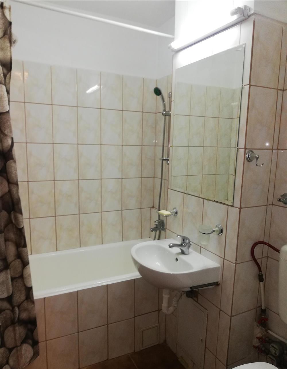 proprietar Inchiriez garsoniera Tineretului - Piscului