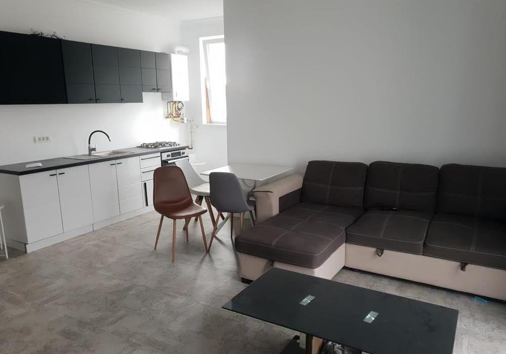 Proprietar, închiriez Penthouse