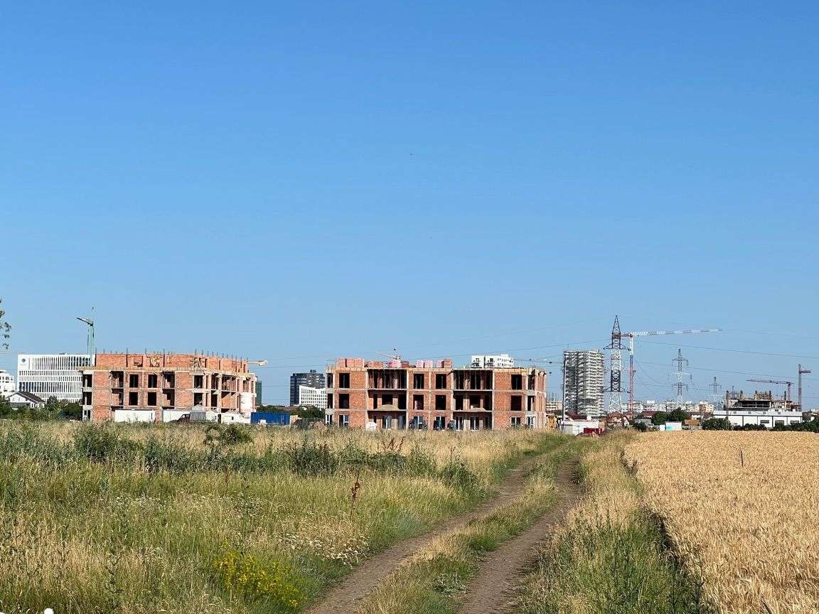 Proprietar : parcele teren in Calea Torontalului