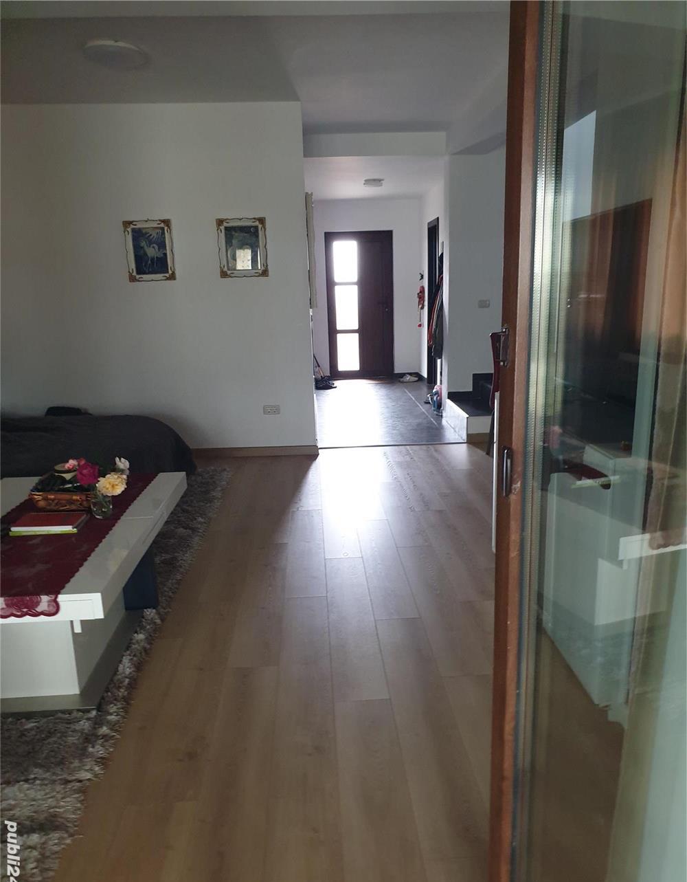 Proprietar vând 1/2 duplex  128mp