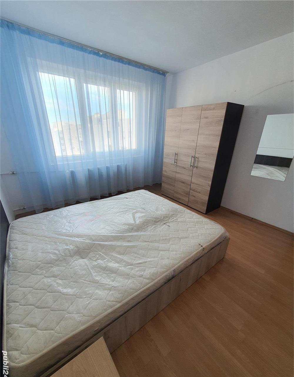 Proprietar vand 2 camere Vitan