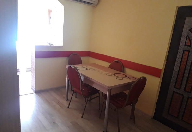 Proprietar vand ap 3 camere decomandat , centrala etaj 3/4 87 500 EUR negociabil
