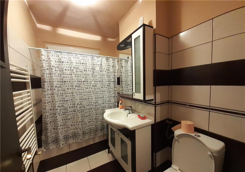 Proprietar: vand Ap 3 Camere, Zona Favorit. Mobilat.fara intermediari.
