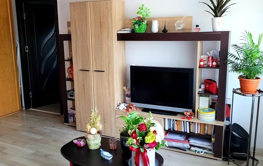 Proprietar, vand apartament 2 camere, recent renovat, zona buna, 0% comision