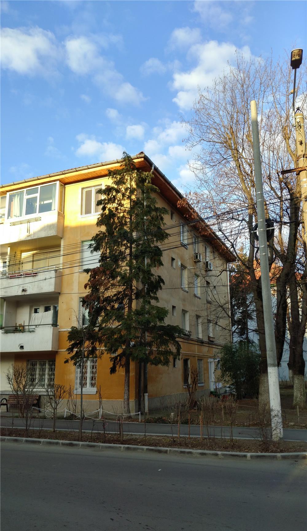 proprietar , vand apartament 3 camere, central, Podgoria