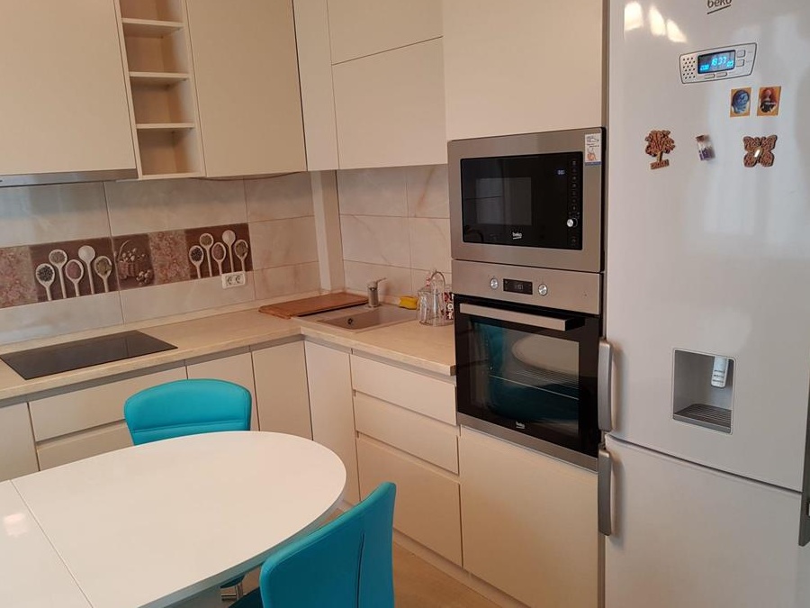 Proprietar, vând apartament 3 camere, complet mobilat si utilat. Zona Hornbach, Dumbravita, et.1
