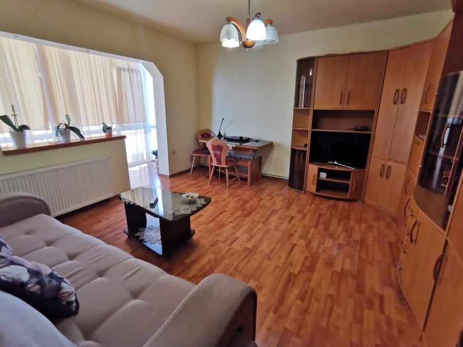 Proprietar vând apartament 4 camere, zona Girocului, str. Salcâmilor