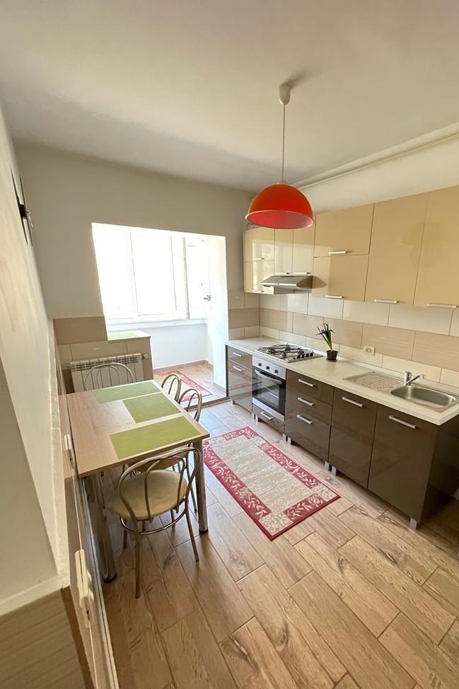 Proprietar vând apartament cu 3 camere