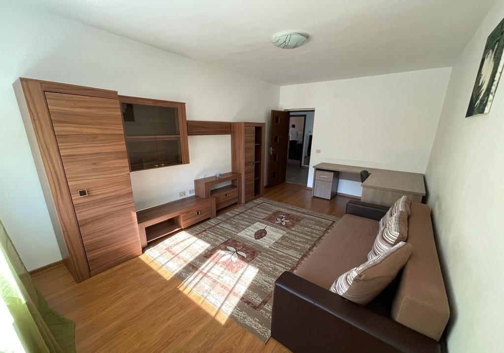 Proprietar vând apartament cu 3 camere