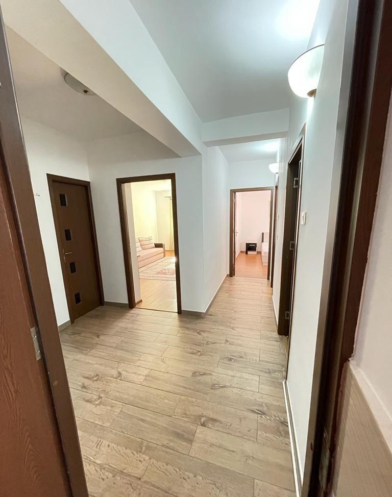 Proprietar vând apartament cu 3 camere