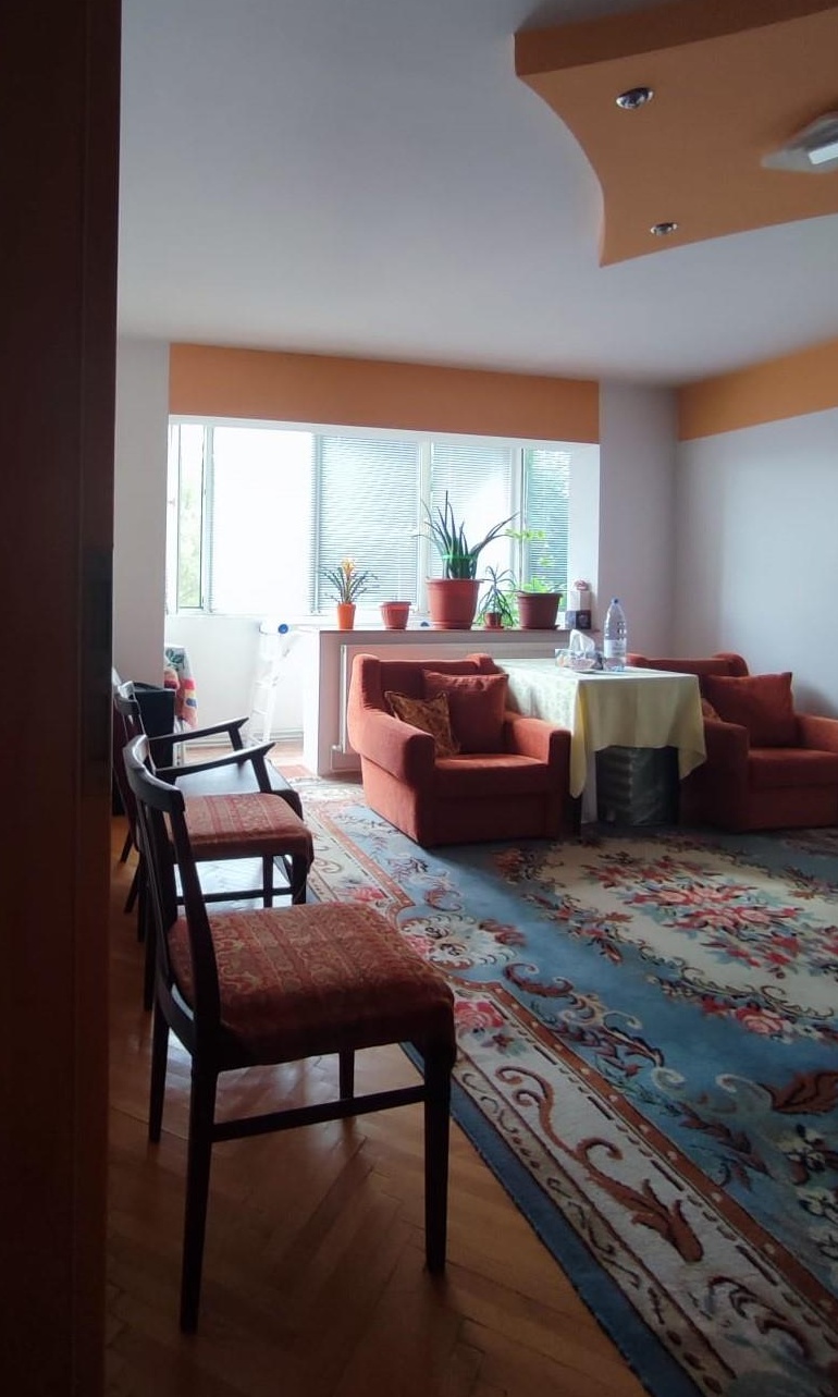 Proprietar, vand apartament cu 4 camere