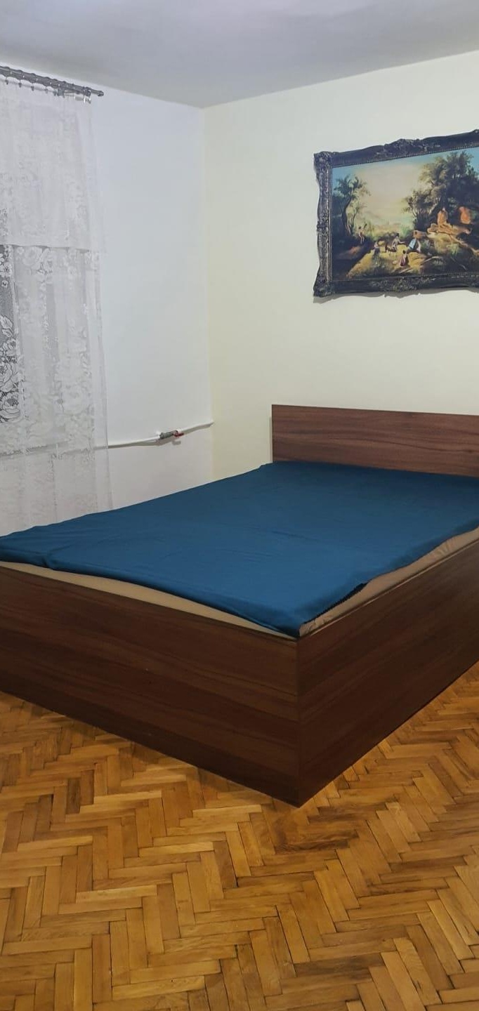 Proprietar vând apartament cu două camere!