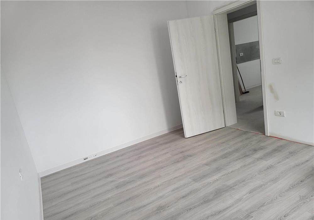 Proprietar vand apartamente cu doua camere