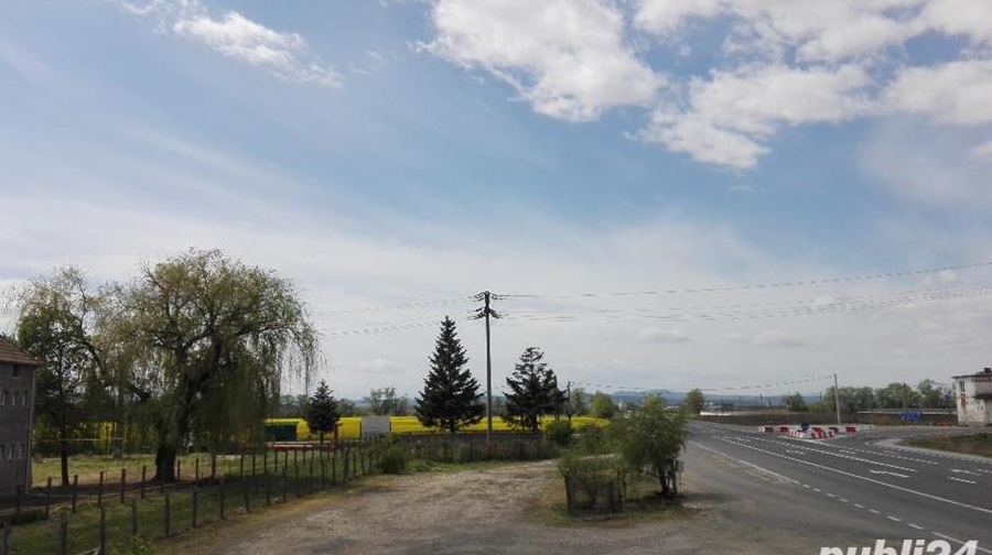 Proprietar - vand cabana si teren langa 2 noduri importante de autostrada