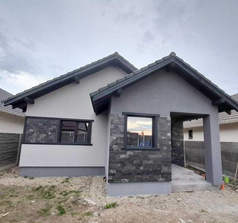 Proprietar vând casa Sânmihaiu român