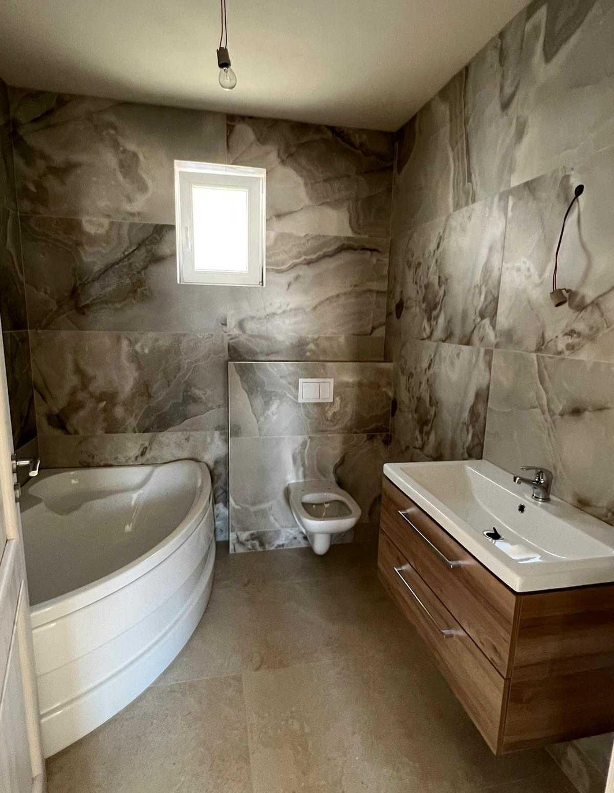 Proprietar vând casa Sânmihaiu român