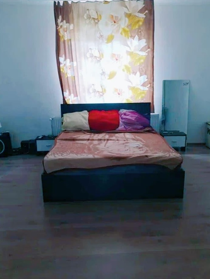 Proprietar vand casa, singur in curte, cartier Tiglari