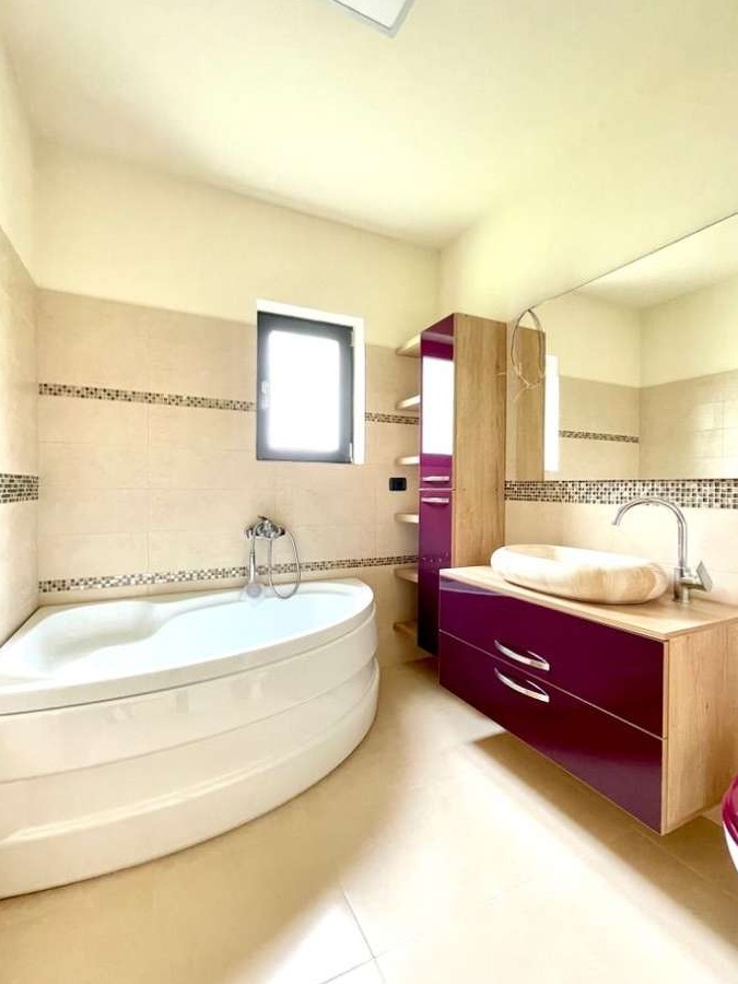 Proprietar vând casa tip duplex in Mosnita Noua