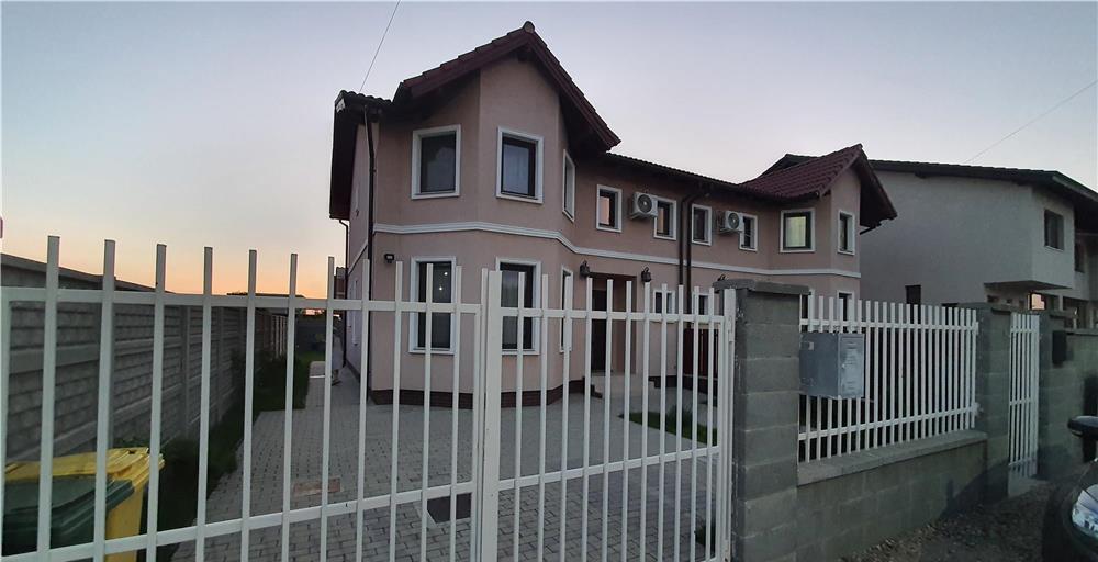 Proprietar vand duplex
