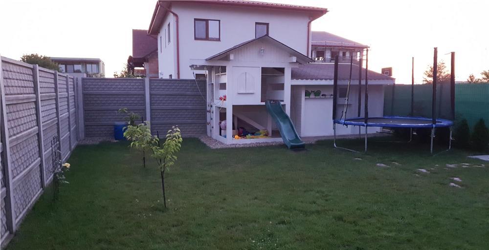 Proprietar vand duplex