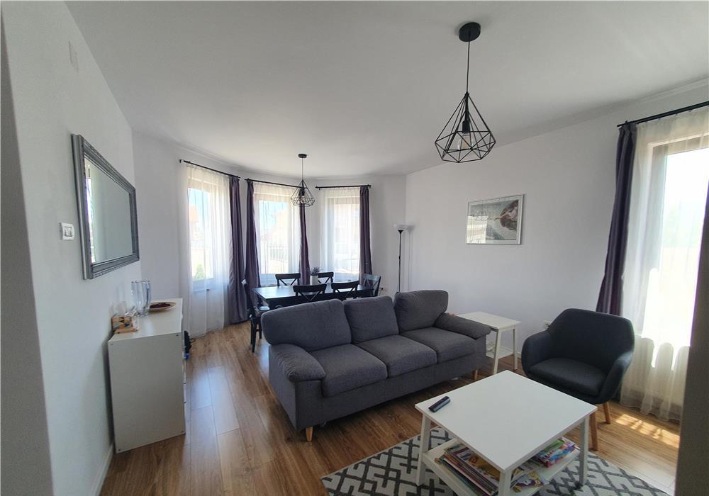 Proprietar vand duplex