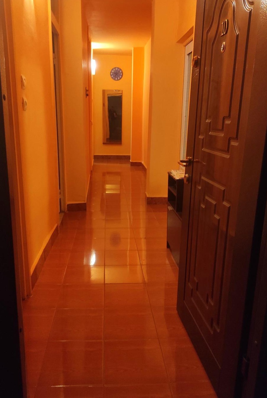 Proprietar. Vând sau schimb Ap cu 5 camere 93.86mp utili în Timișoara, zona Dâmbovița.