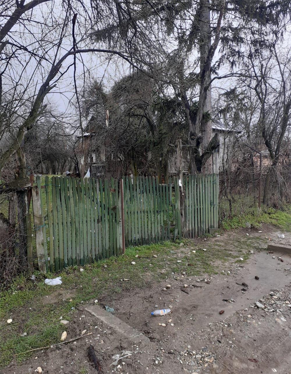 Proprietar vand teren cu casa demolabila Călinesti- Argeș