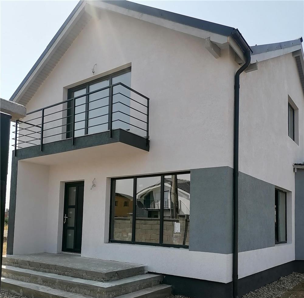 Proprietari, vindem casa noua P+M, la 7 km de Arad, comuna Sofronea.