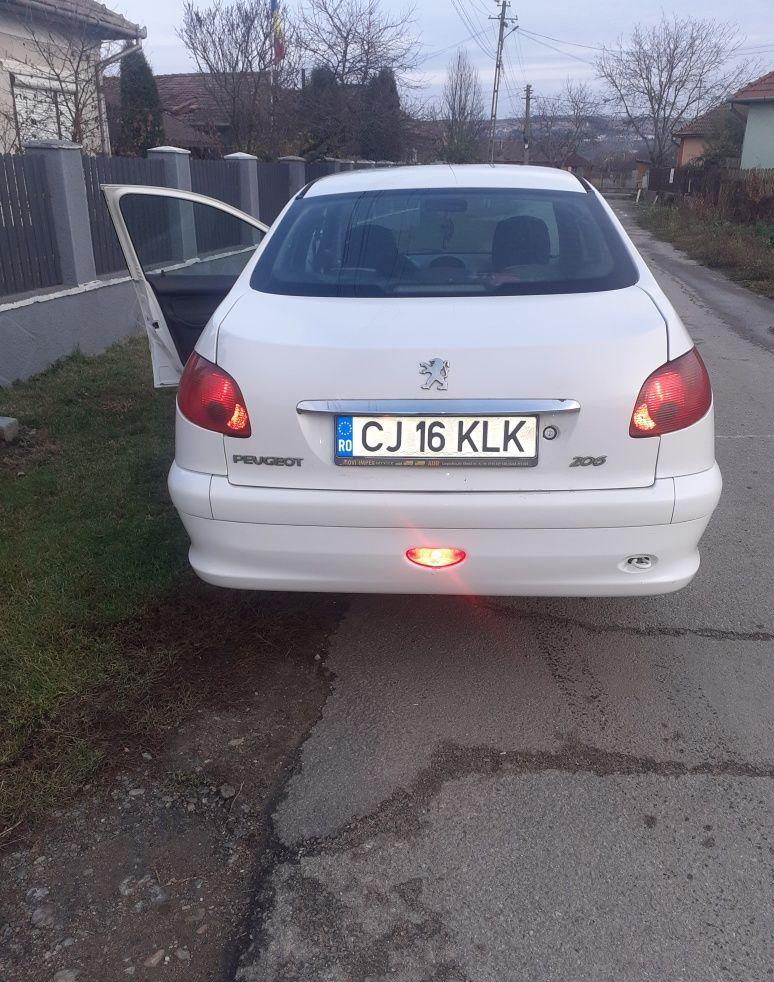 Proprietar,vând Peugeot 206 sedan