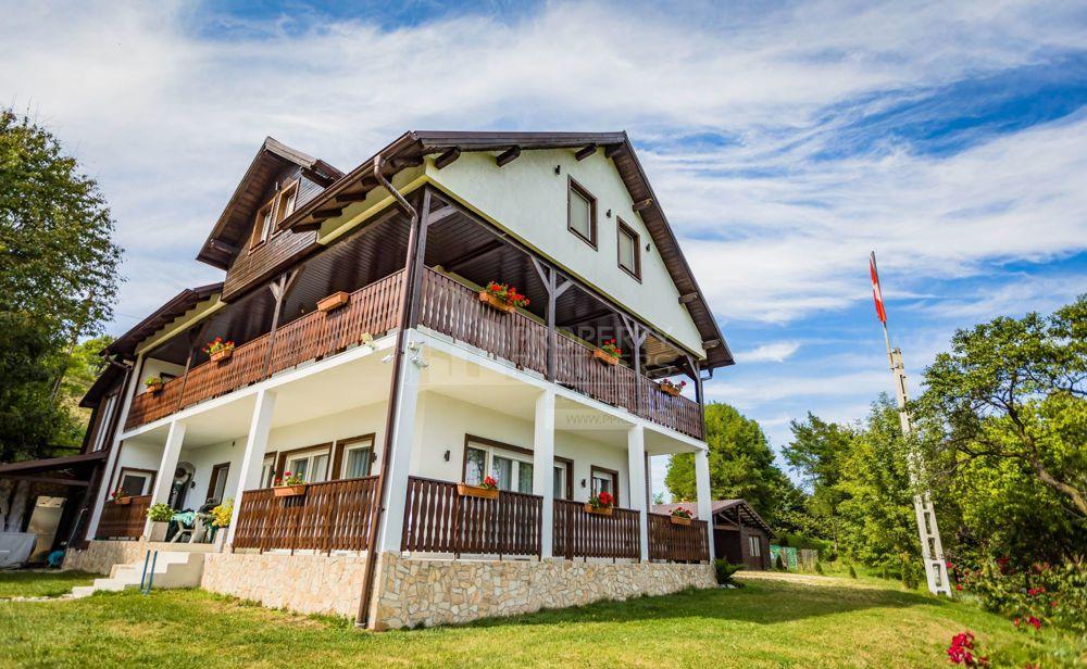 Proprietate 28000 mp teren + Vila Bran