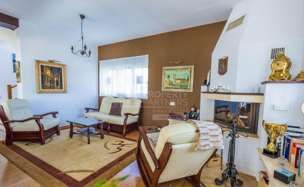 Proprietate 28000 mp teren + Vila Bran