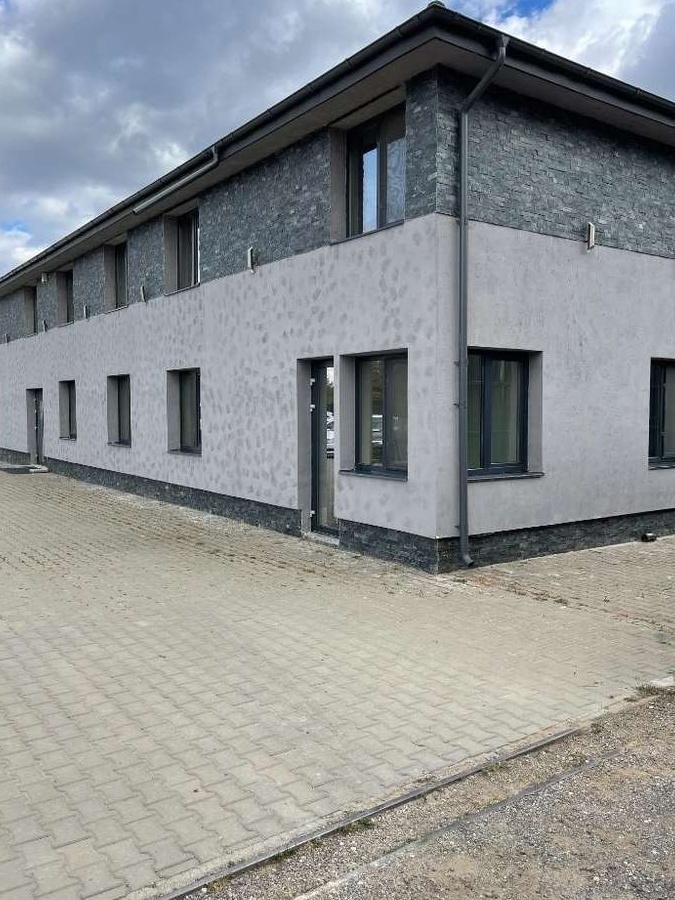 Proprietate industriala pentru productie băuturi și depozitare