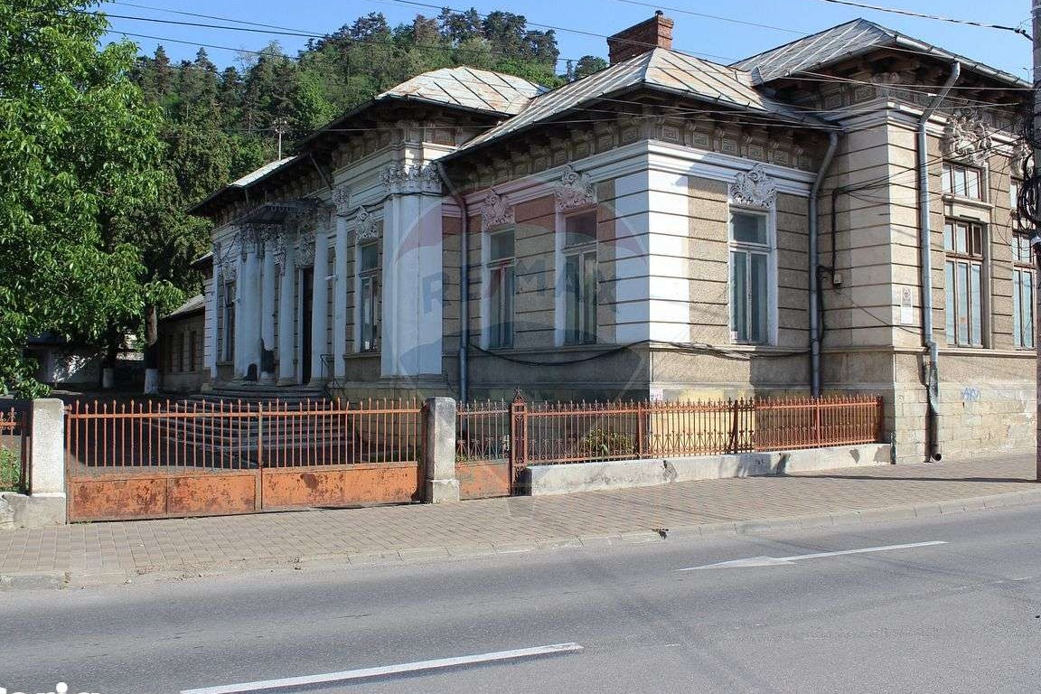 Proprietate specială de 969mp de închiriat în zona Central