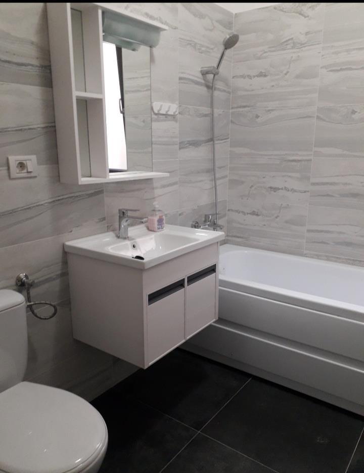 Proproprietar /Apartament în bloc nou!