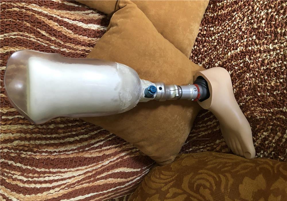 Proteza picior drept cu vacuum
