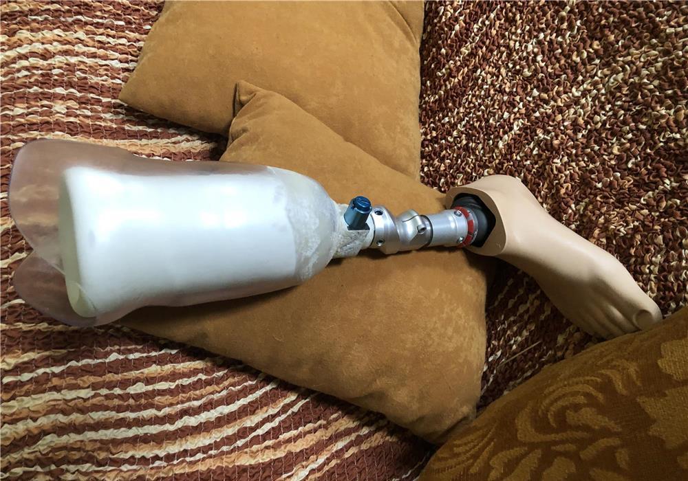 Proteza picior drept cu vacuum
