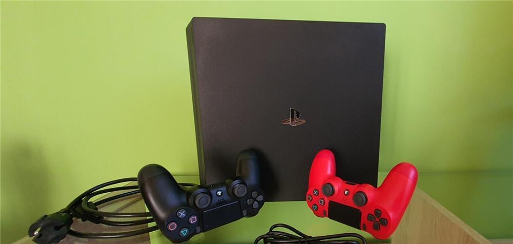 Ps4 PRO 1TB de vinzare