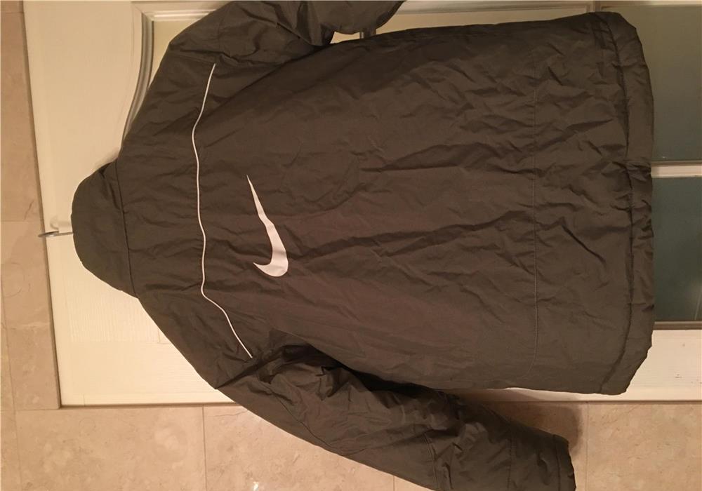 Pufoaica Nike noua originala