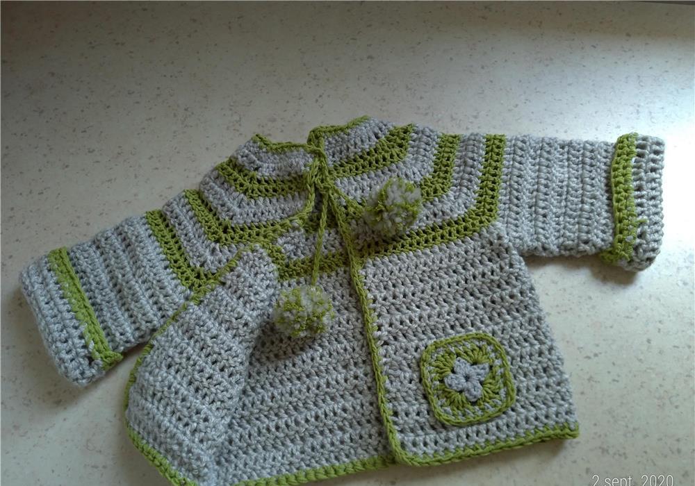 Pulover crosetat pentru bebe