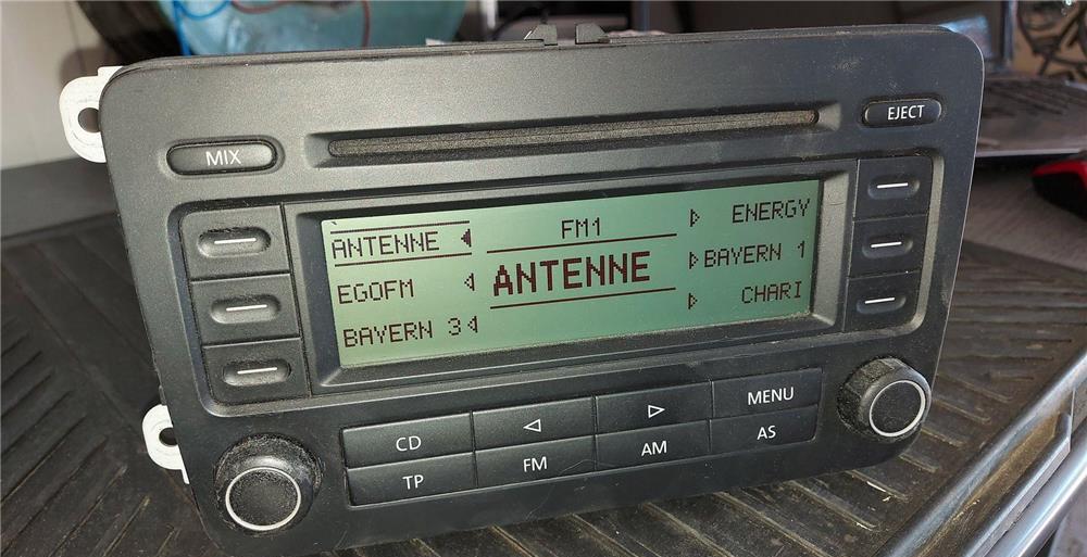 Radio CD - Volkswagen RCD300 + cod deblocare