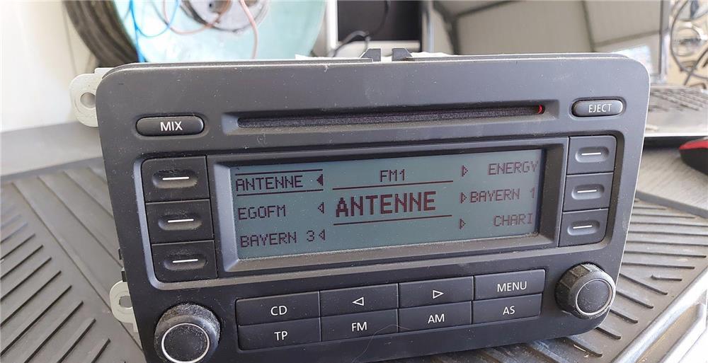 Radio CD - Volkswagen RCD300 + cod deblocare