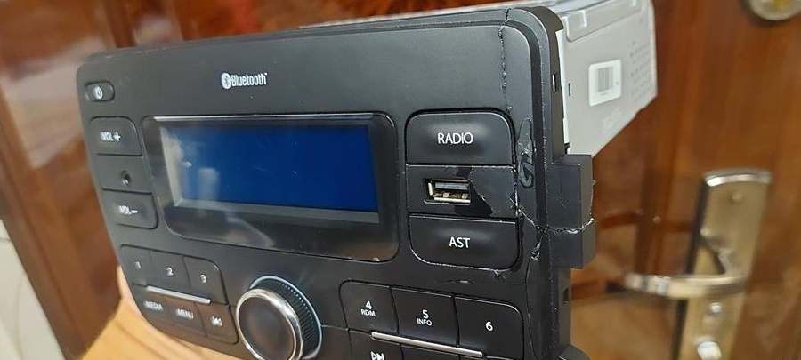 radio dacia logan