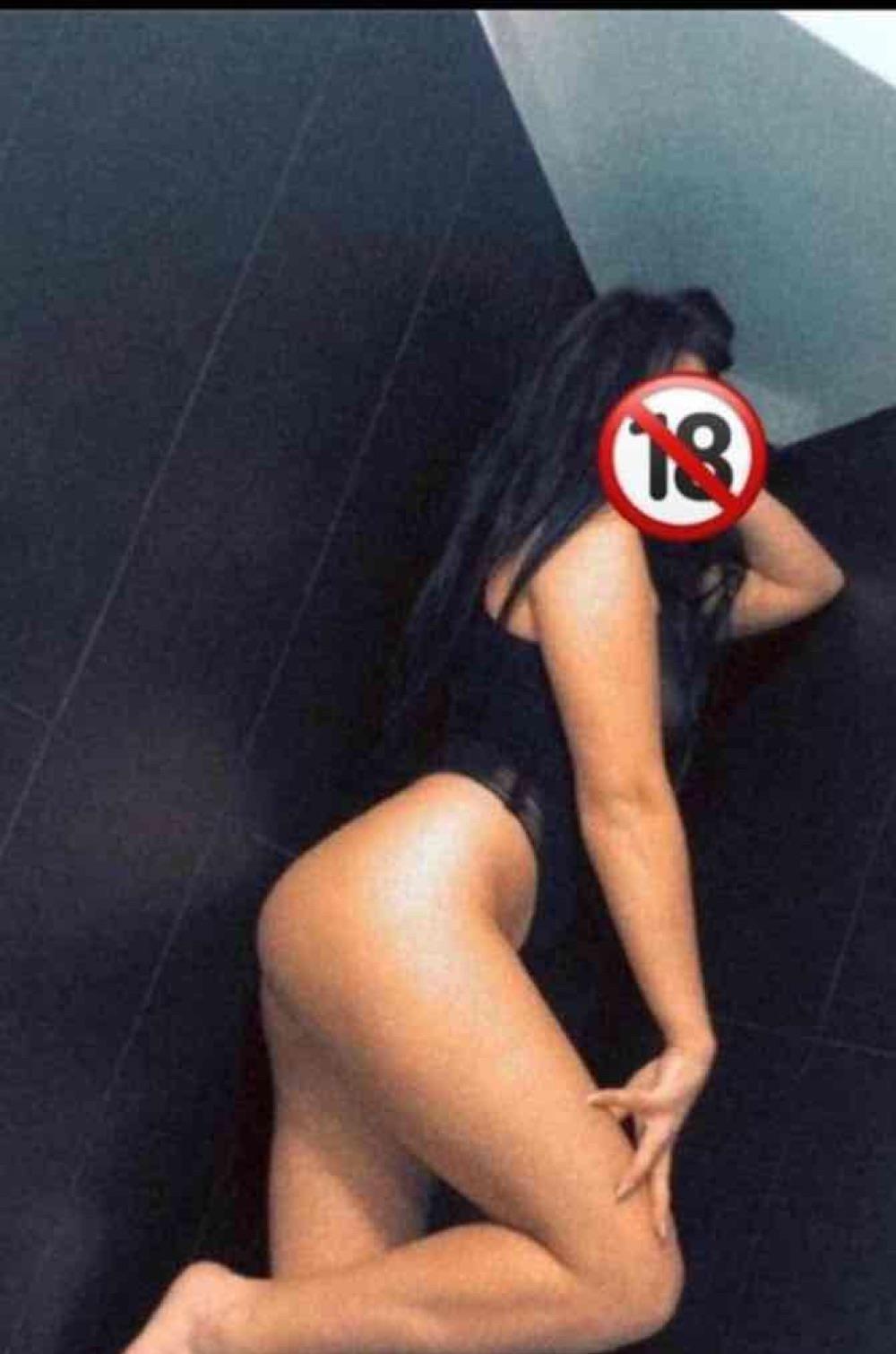 Raluca si am 23 de ani !!!