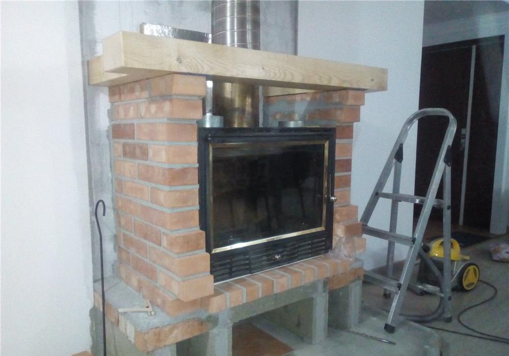 Realizezi la comanda șemineu