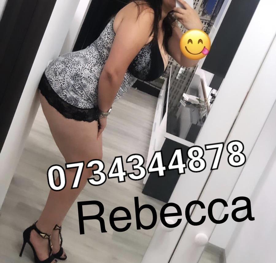 Rebecca discreție și seriozitate Bruneta cu forme frumoase