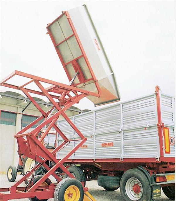 Remorci noi din INOX pentru transport struguri.