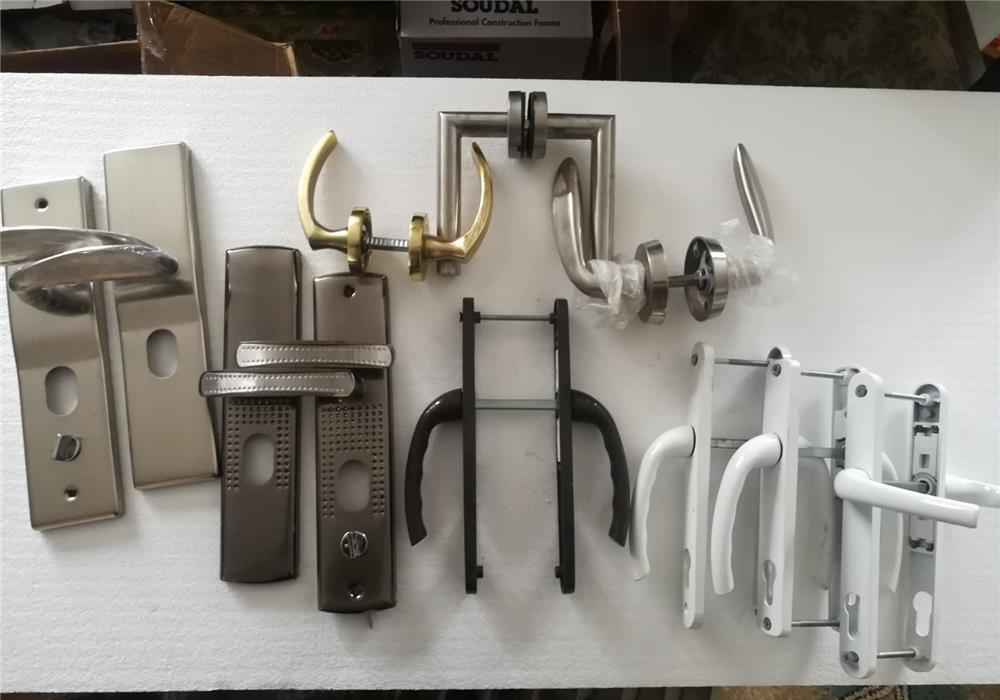 Reparatii si deblocari usi metalice