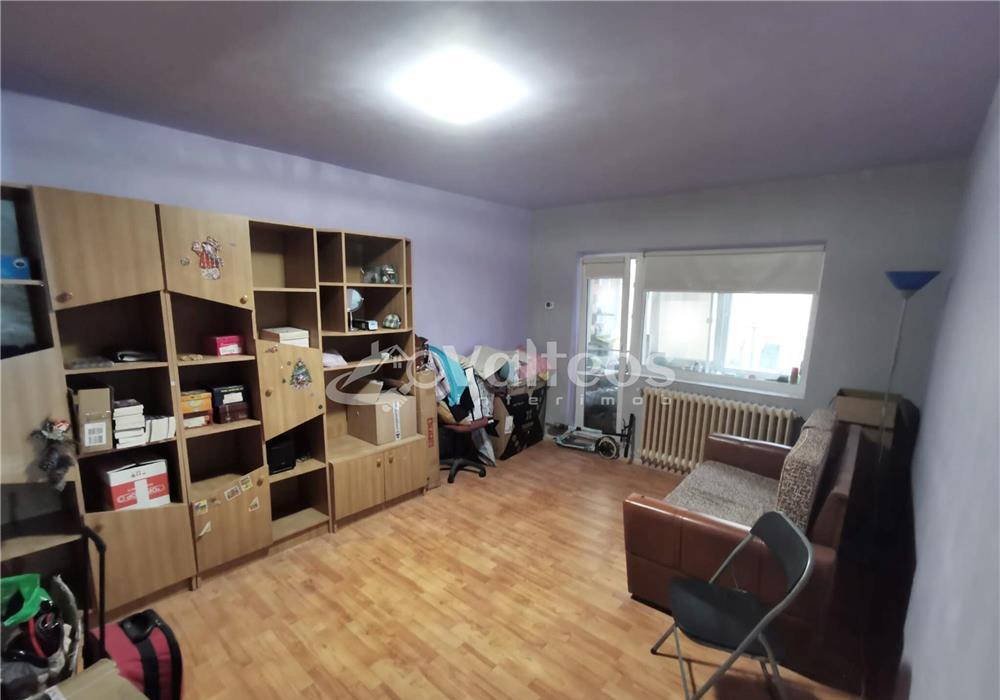 Reșița, ap. 3 camere, dec. 80 mp, Luncă, Zona Poliție